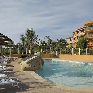 Hotel Lou Castelet, Carros